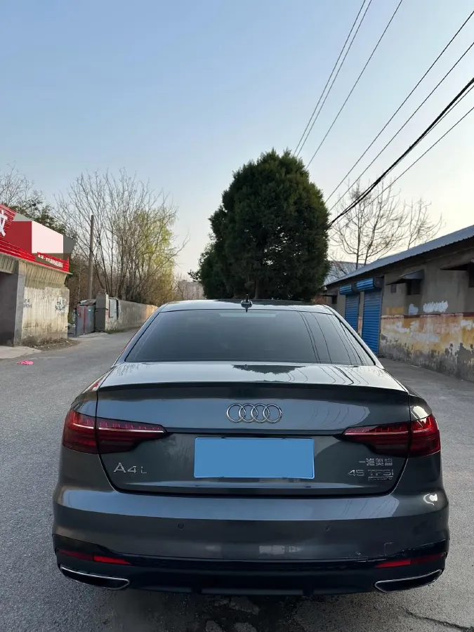 2022 Audi A4L 2.0T 252HP L4 7DCT,autocango,china used car exporter,china ev exporter,chinese used car exporter,chinese used ev exporter
