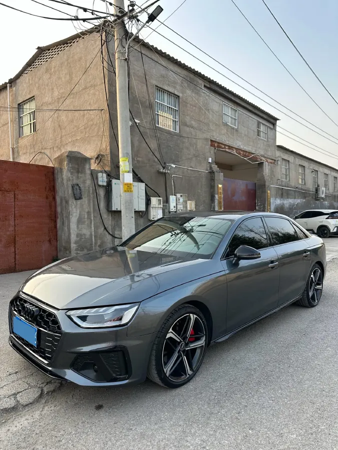 2022 Audi A4L 2.0T 252HP L4 7DCT,autocango,china used car exporter,china ev exporter,chinese used car exporter,chinese used ev exporter