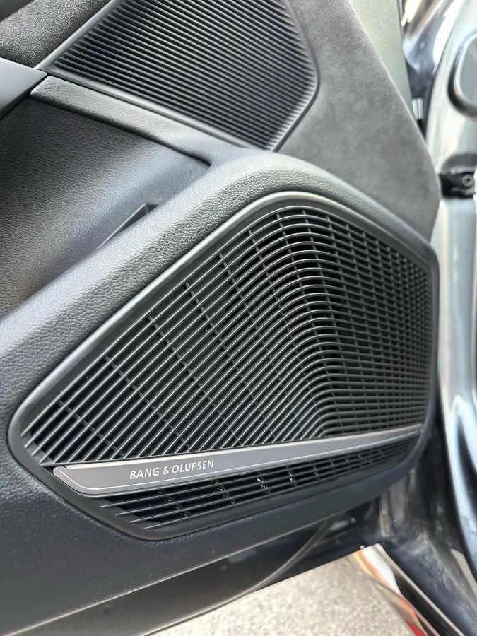 2022 Audi A4L 2.0T 252HP L4 7DCT,autocango,china used car exporter,china ev exporter,chinese used car exporter,chinese used ev exporter