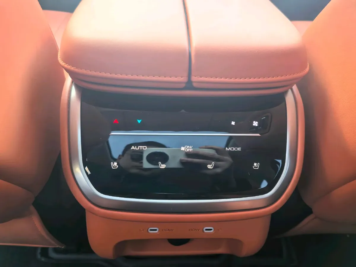 2025 WEY BlueMountain 1.5T 170HP L4 4DHT PHEV 52.3KWH,autocango,china used car exporter,china ev exporter,chinese used car exporter,chinese used ev exporter