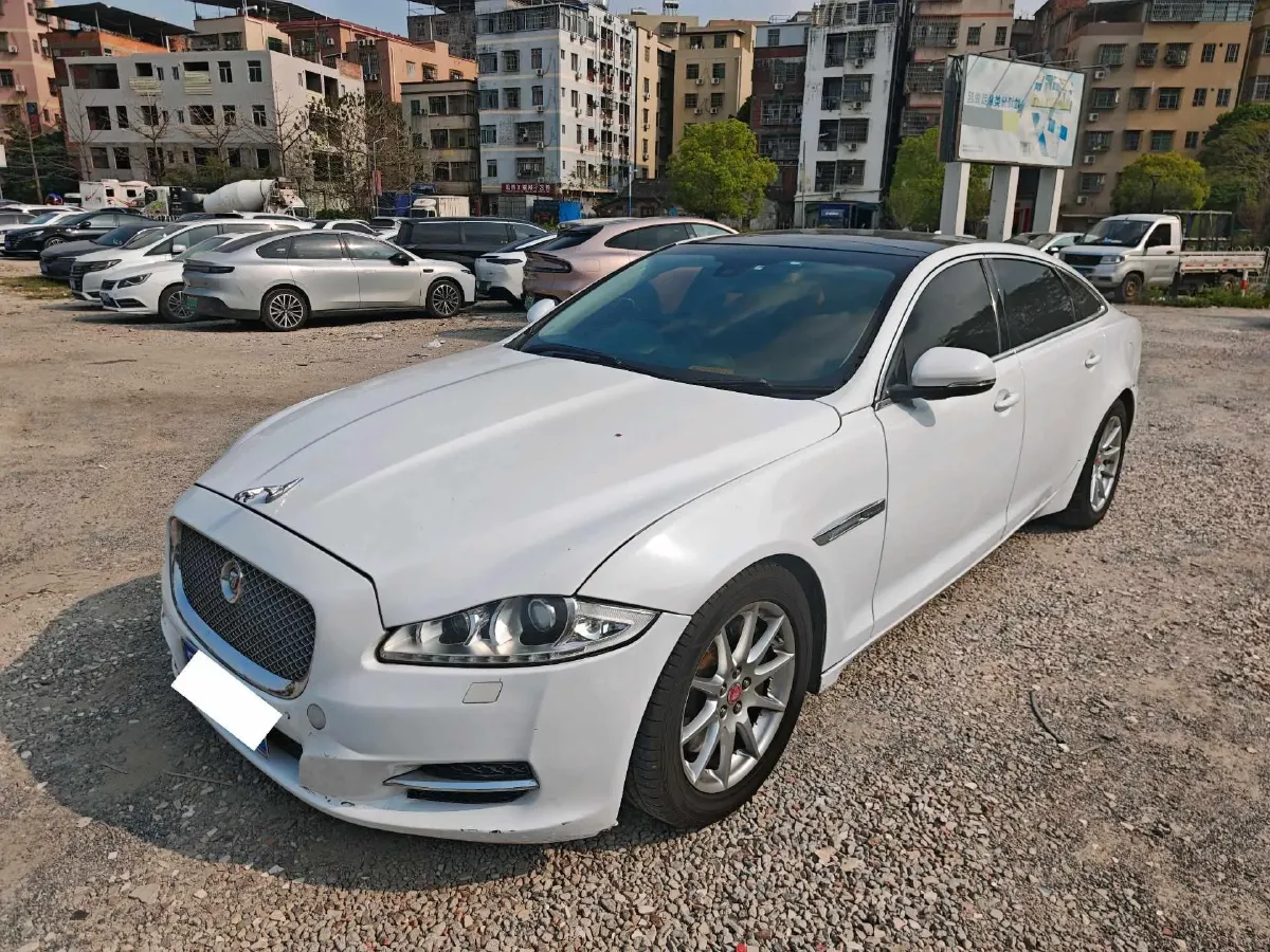 2014 Jaguar XJ 2.0T 240HP L4 8AT,autocango,china used car exporter,china ev exporter,chinese used car exporter,chinese used ev exporter