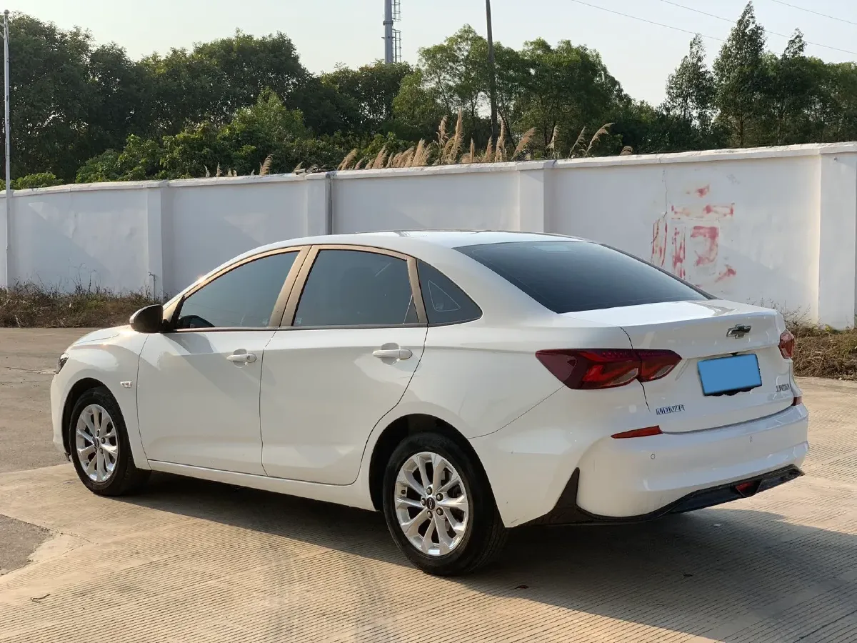 2023 Chevrolet Monza 1.5L 113HP L4 6DCT,autocango,china used car exporter,china ev exporter,chinese used car exporter,chinese used ev exporter