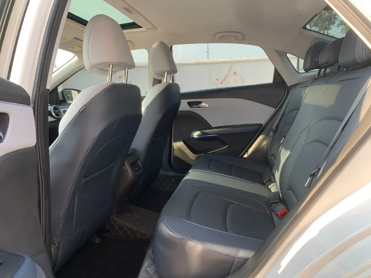 2023 Chevrolet Monza 1.5L 113HP L4 6DCT,autocango,china used car exporter,china ev exporter,chinese used car exporter,chinese used ev exporter