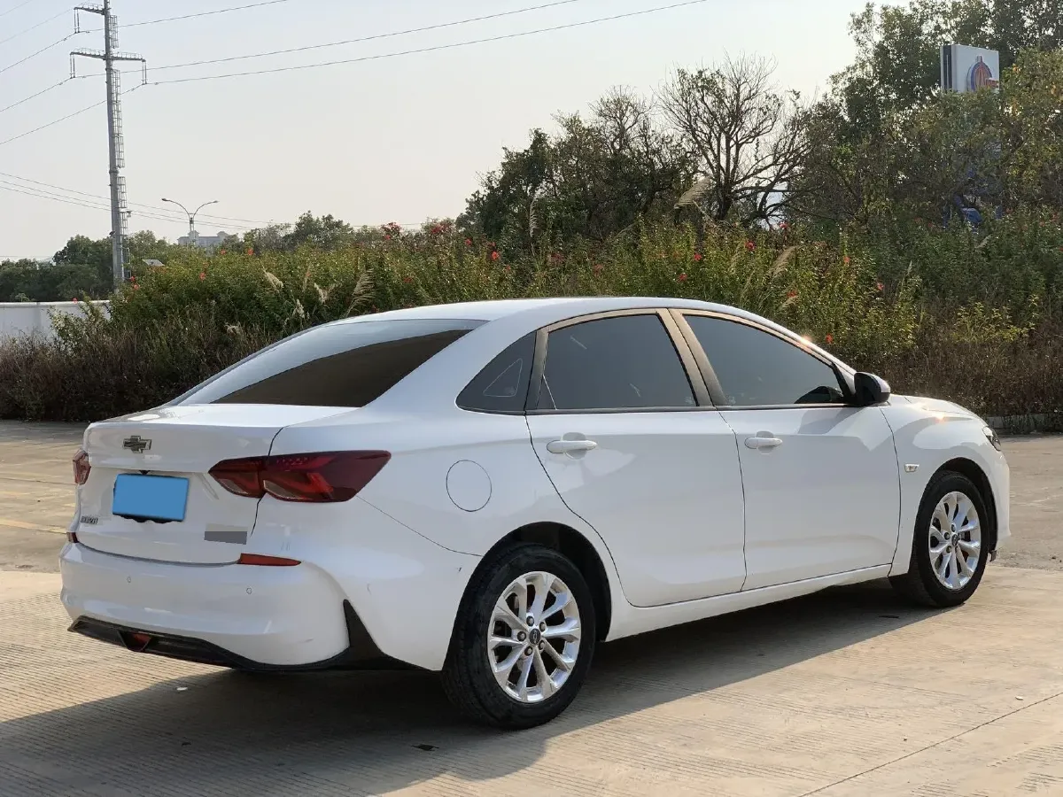 2023 Chevrolet Monza 1.5L 113HP L4 6DCT,autocango,china used car exporter,china ev exporter,chinese used car exporter,chinese used ev exporter