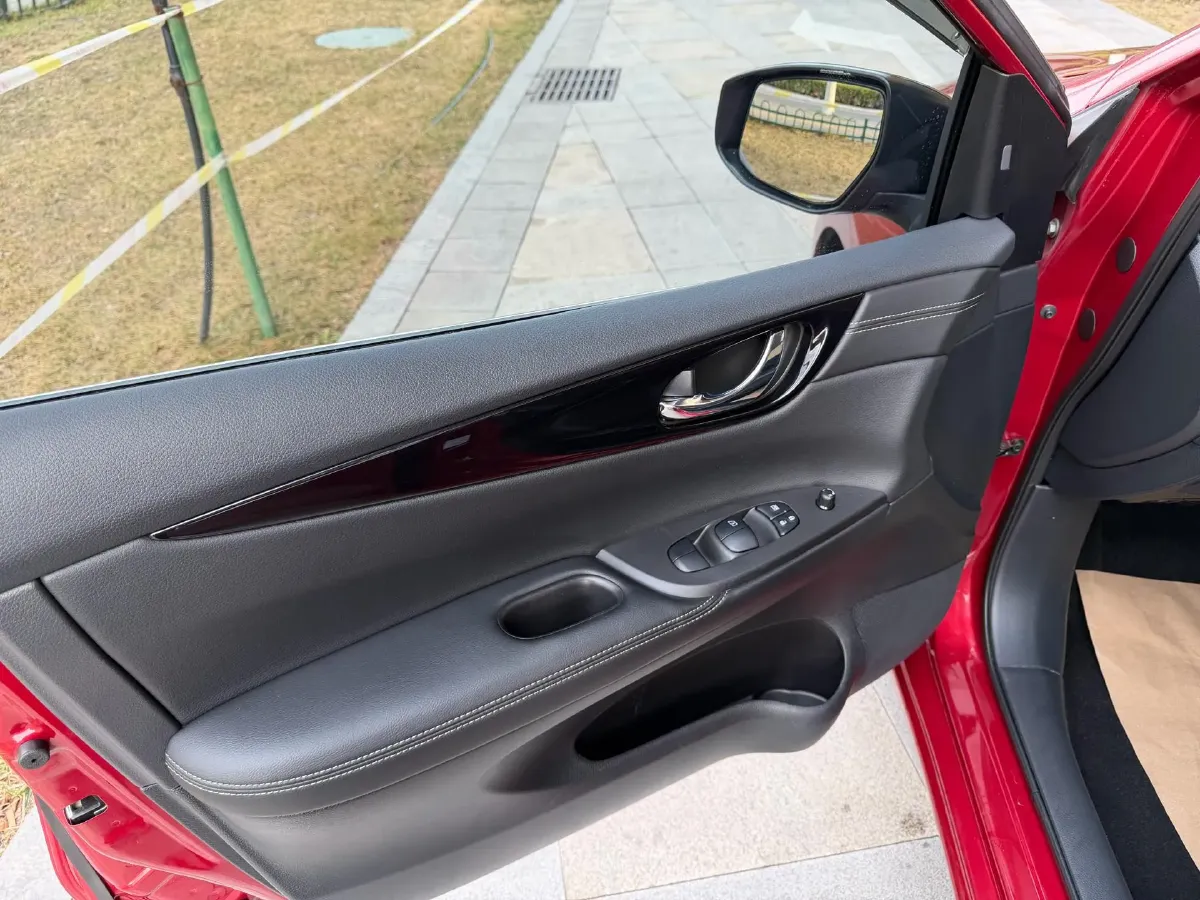 2021 Nissan Tiida 1.6L 122HP L4 CVT,autocango,china used car exporter,china ev exporter,chinese used car exporter,chinese used ev exporter