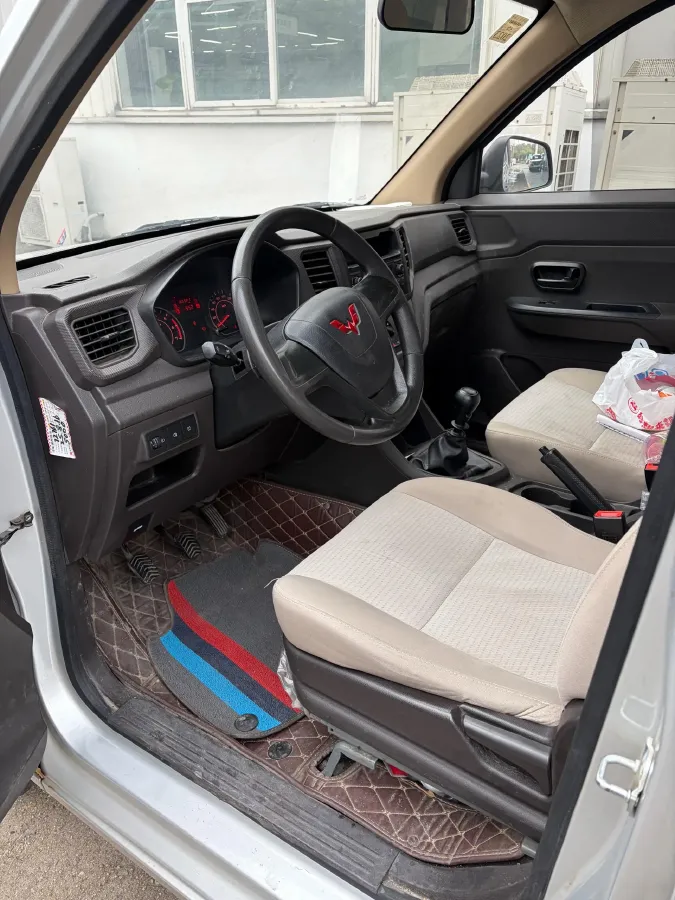 2019 WuLing HongGuang 1.5L 105HP L4 5MT,autocango,china used car exporter,china ev exporter,chinese used car exporter,chinese used ev exporter