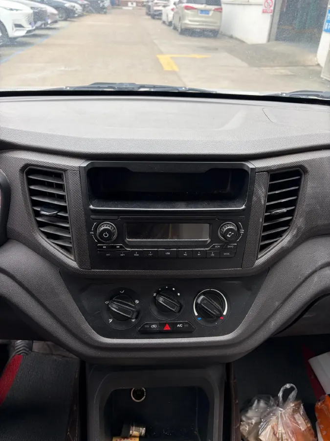 2019 WuLing HongGuang 1.5L 105HP L4 5MT,autocango,china used car exporter,china ev exporter,chinese used car exporter,chinese used ev exporter