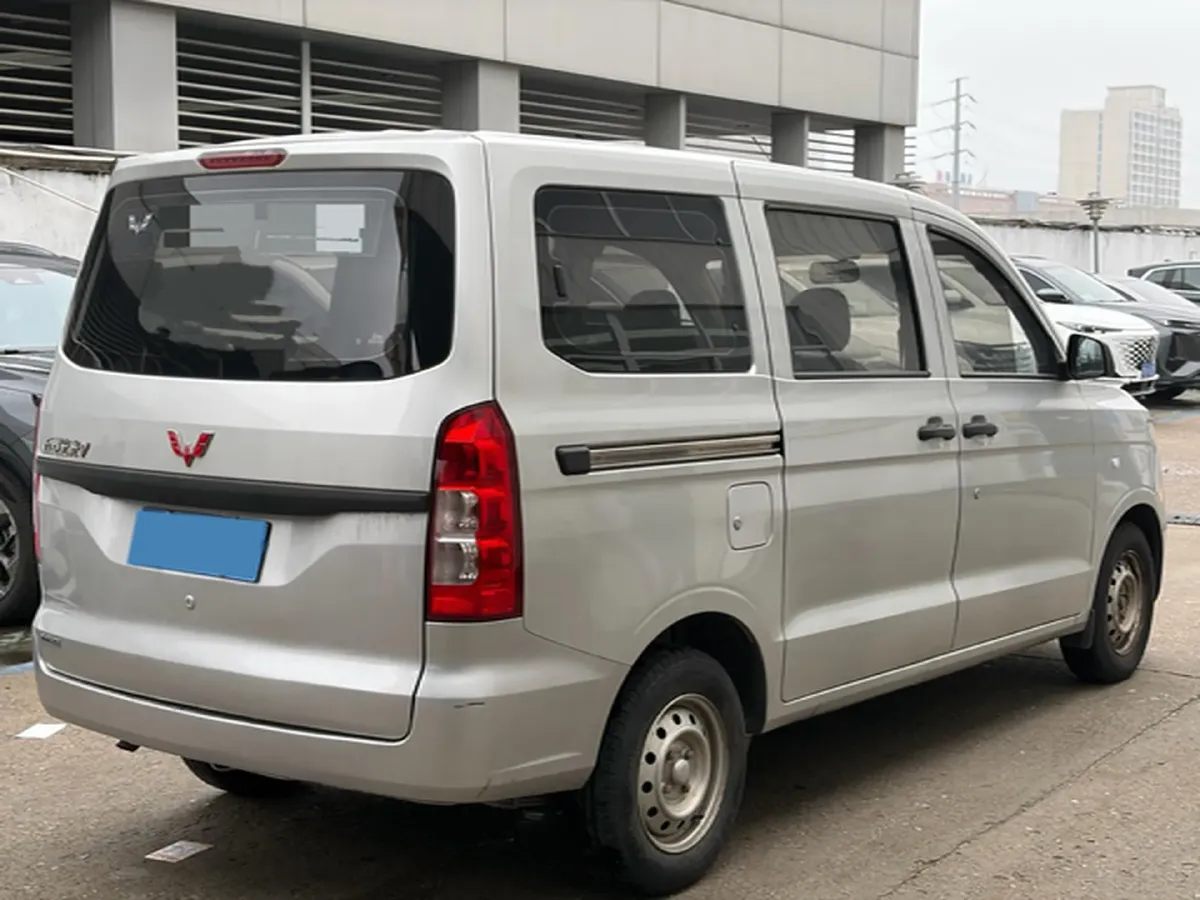 2019 WuLing HongGuang 1.5L 105HP L4 5MT,autocango,china used car exporter,china ev exporter,chinese used car exporter,chinese used ev exporter