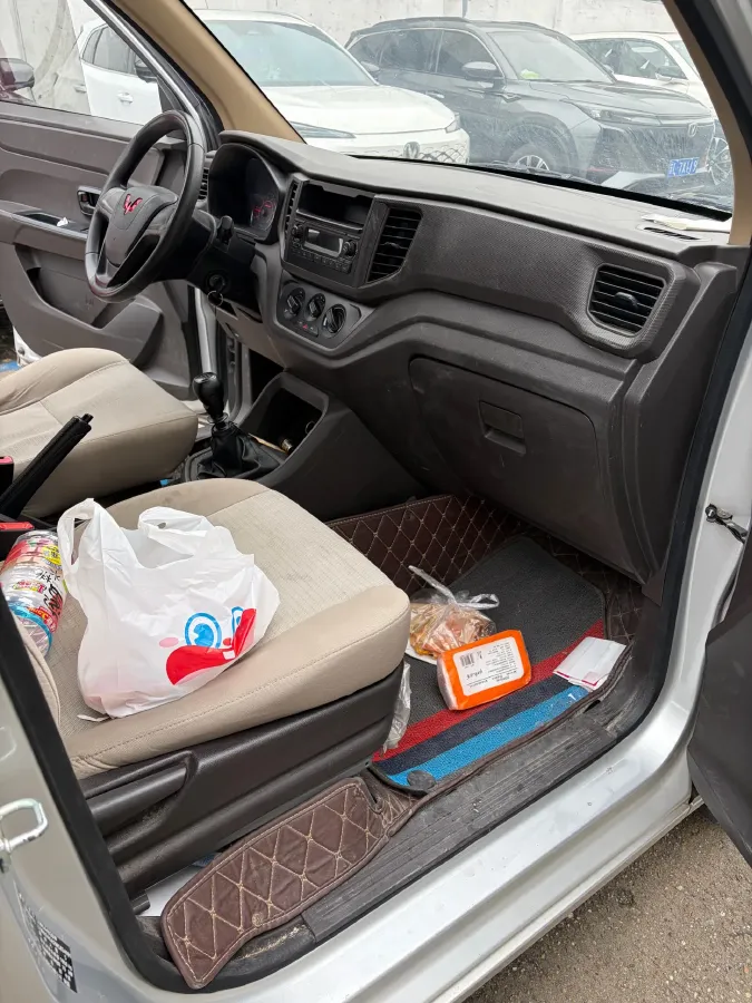 2019 WuLing HongGuang 1.5L 105HP L4 5MT,autocango,china used car exporter,china ev exporter,chinese used car exporter,chinese used ev exporter