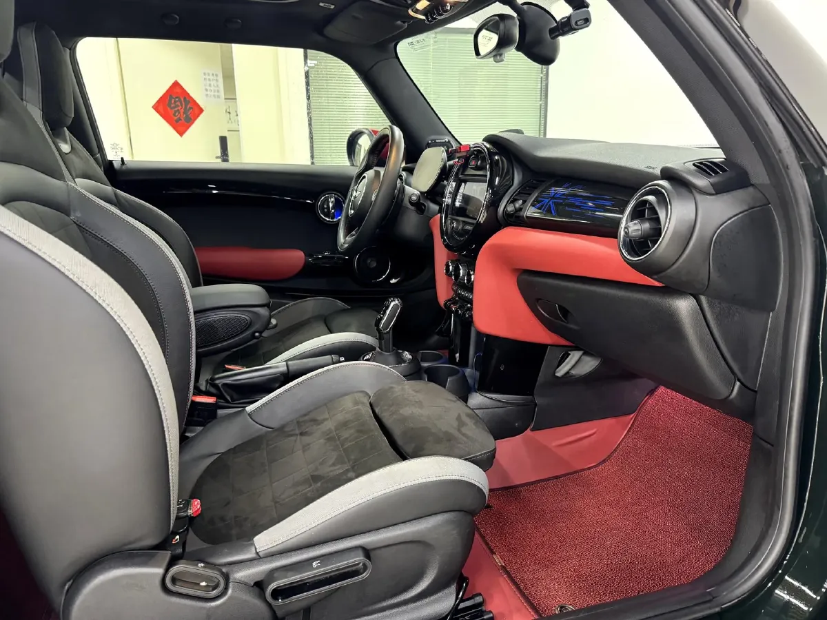 2021 MINI JCW 2.0T 231HP L4 8AT,autocango,china used car exporter,china ev exporter,chinese used car exporter,chinese used ev exporter