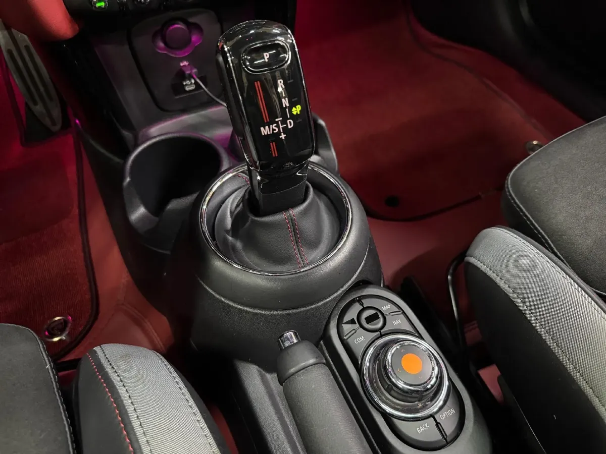 2021 MINI JCW 2.0T 231HP L4 8AT,autocango,china used car exporter,china ev exporter,chinese used car exporter,chinese used ev exporter