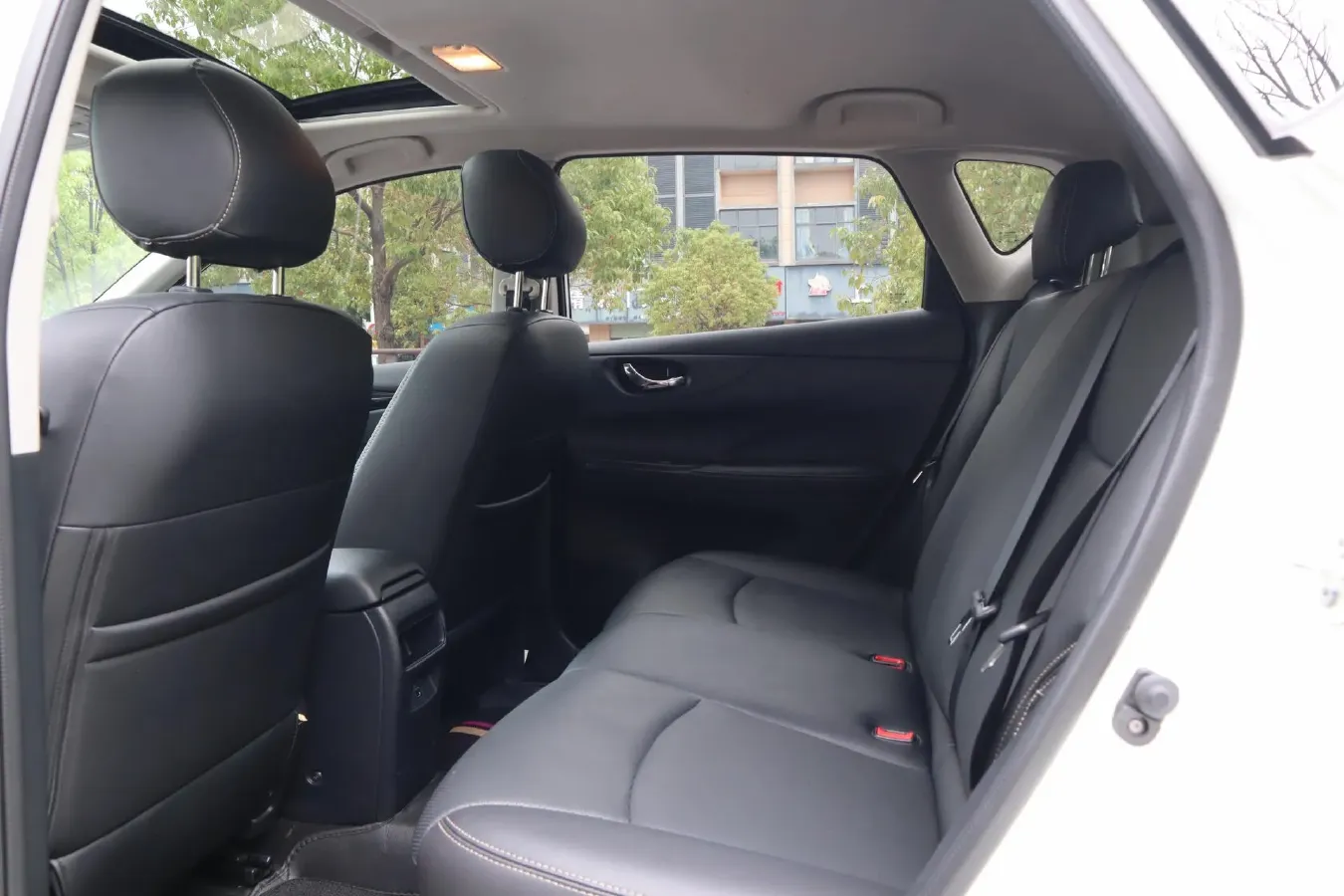 2024 Nissan Tiida 1.6L 122HP L4 CVT,autocango,china used car exporter,china ev exporter,chinese used car exporter,chinese used ev exporter