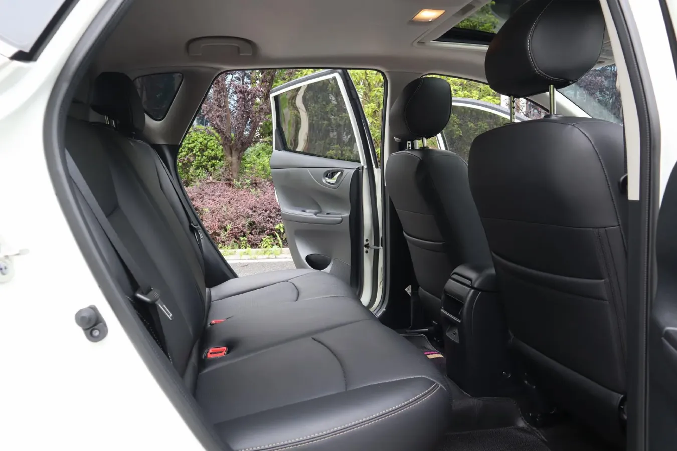 2024 Nissan Tiida 1.6L 122HP L4 CVT,autocango,china used car exporter,china ev exporter,chinese used car exporter,chinese used ev exporter