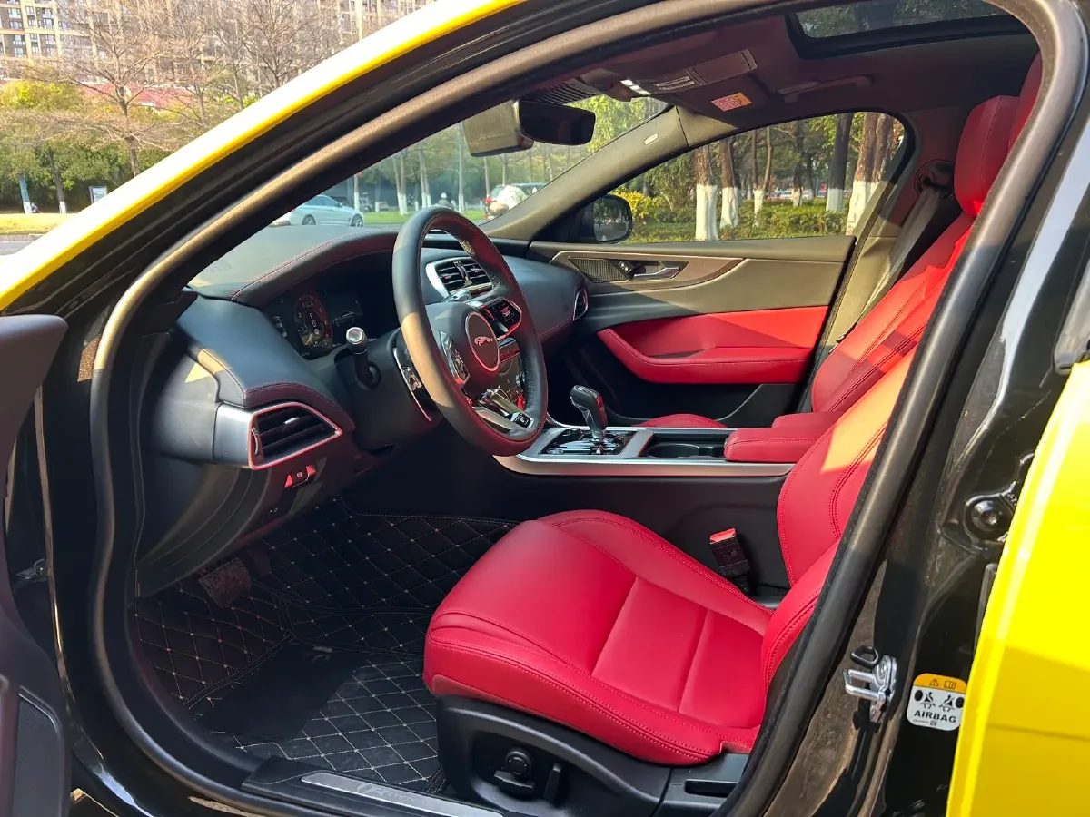 2022 Jaguar XEL 2.0T 250HP L4 8AT,autocango,china used car exporter,china ev exporter,chinese used car exporter,chinese used ev exporter