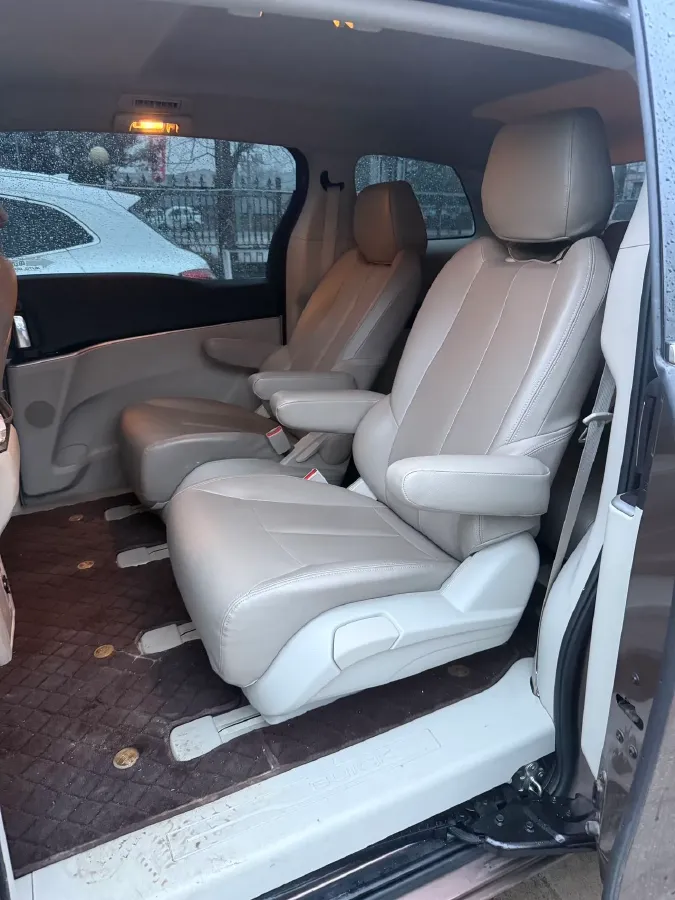 2021 Buick GL8 2.0T 237HP L4 9AT,autocango,china used car exporter,china ev exporter,chinese used car exporter,chinese used ev exporter