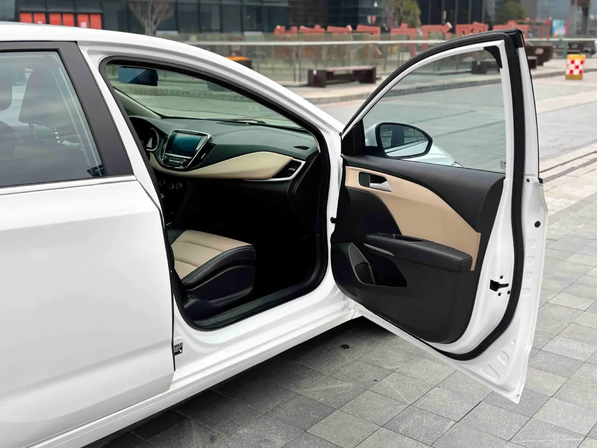 2021 Chevrolet Monza 1.5L 113HP L4 6AT,autocango,china used car exporter,china ev exporter,chinese used car exporter,chinese used ev exporter