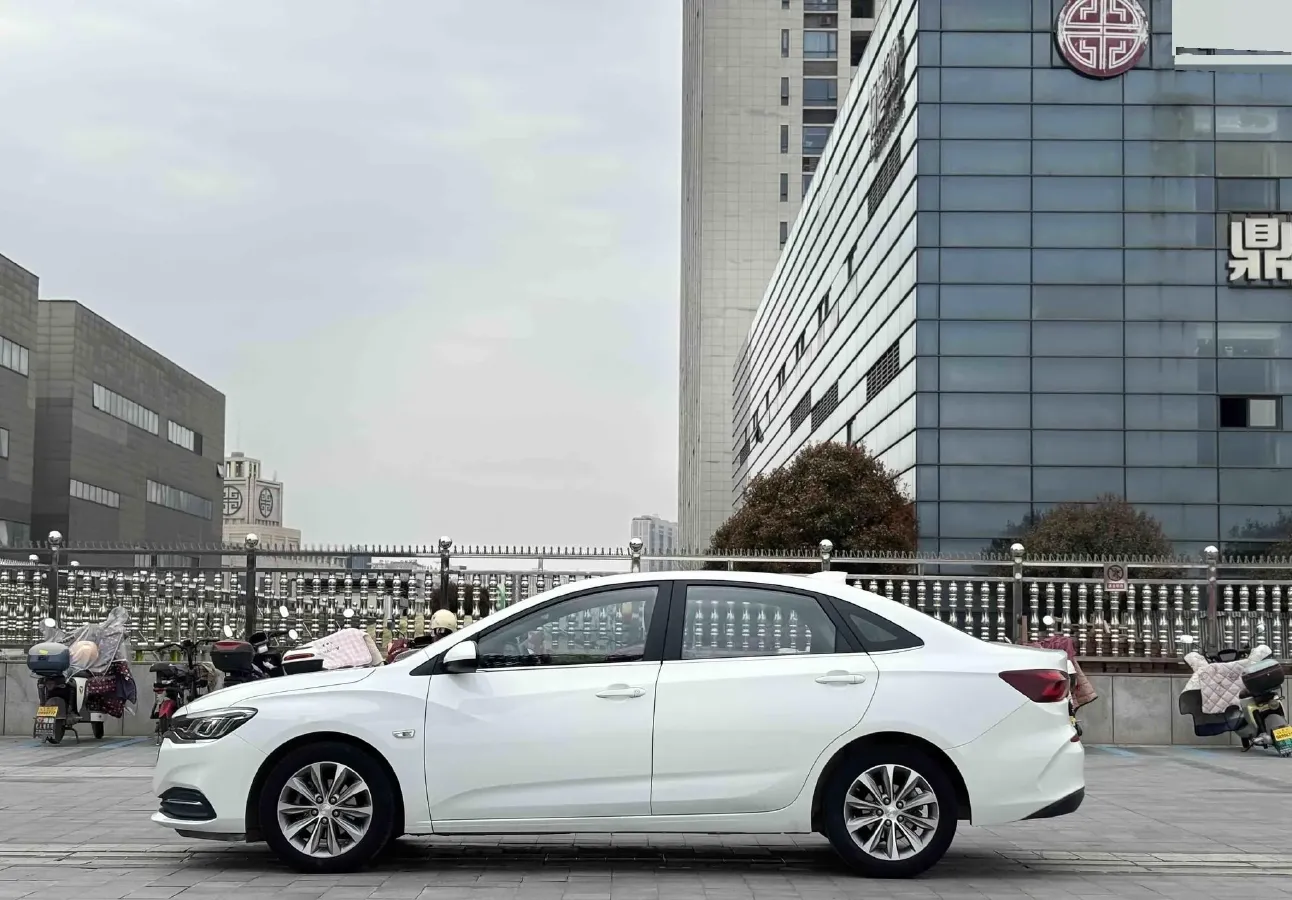 2021 Chevrolet Monza 1.5L 113HP L4 6AT,autocango,china used car exporter,china ev exporter,chinese used car exporter,chinese used ev exporter