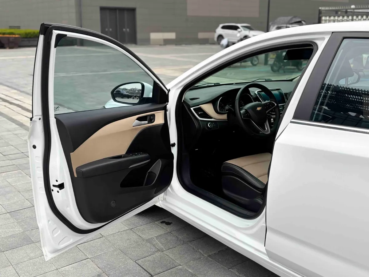 2021 Chevrolet Monza 1.5L 113HP L4 6AT,autocango,china used car exporter,china ev exporter,chinese used car exporter,chinese used ev exporter