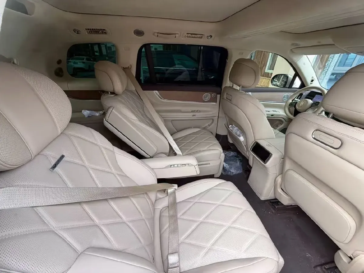 2025 AITO AITO M9 REEV 160HP REEV 52KWH,autocango,china used car exporter,china ev exporter,chinese used car exporter,chinese used ev exporter