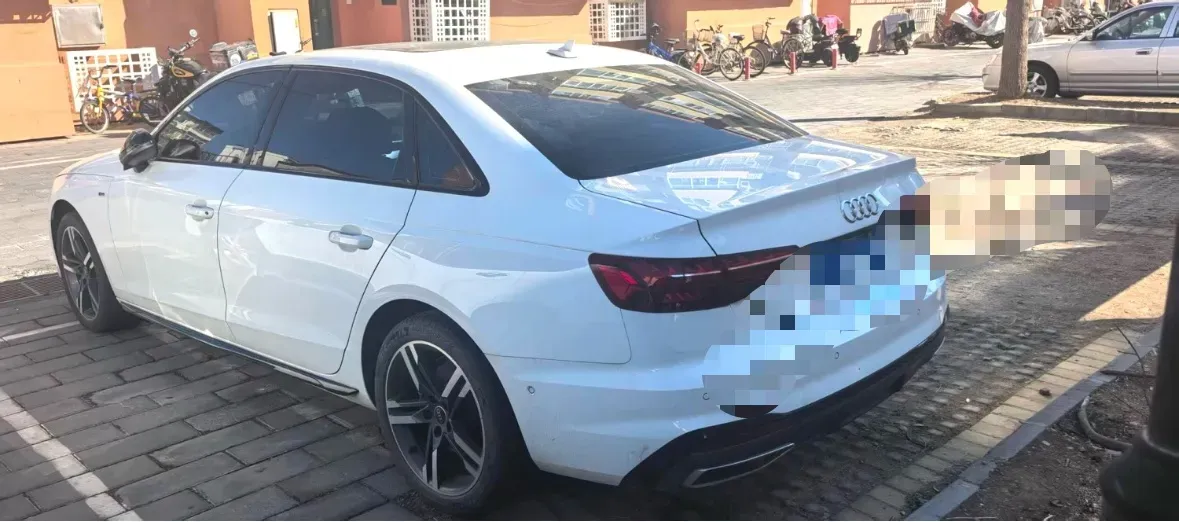 2023 Audi A4L 2.0T 190HP L4 7DCT,autocango,china used car exporter,china ev exporter,chinese used car exporter,chinese used ev exporter