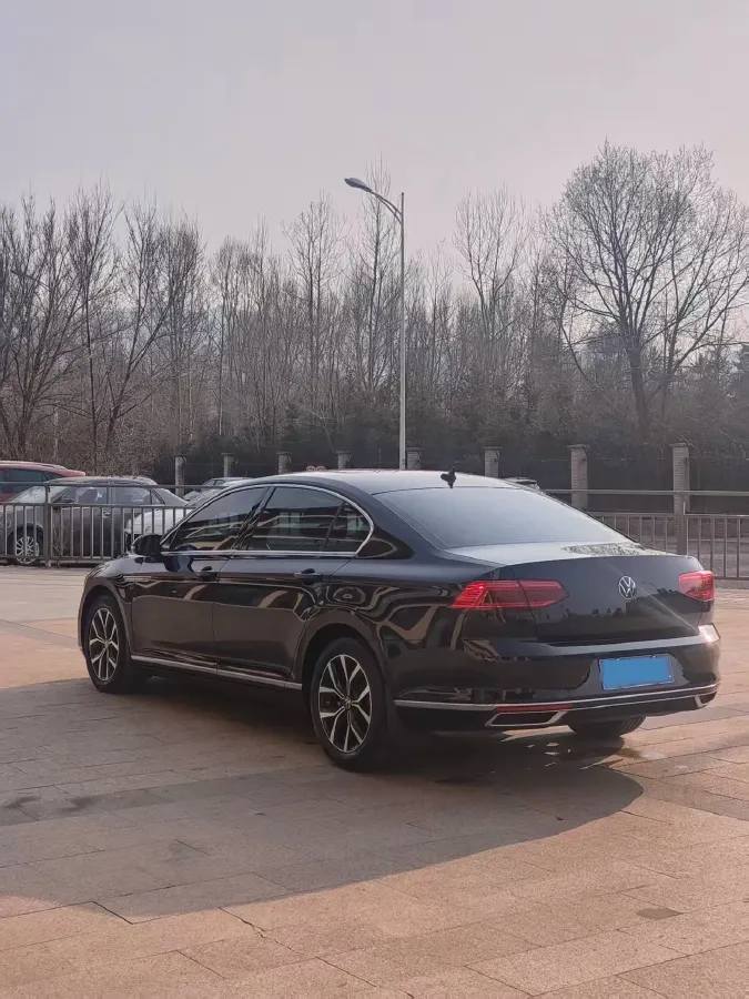 2023 Volkswagen Magotan 2.0T 186HP L4 7DCT,autocango,china used car exporter,china ev exporter,chinese used car exporter,chinese used ev exporter