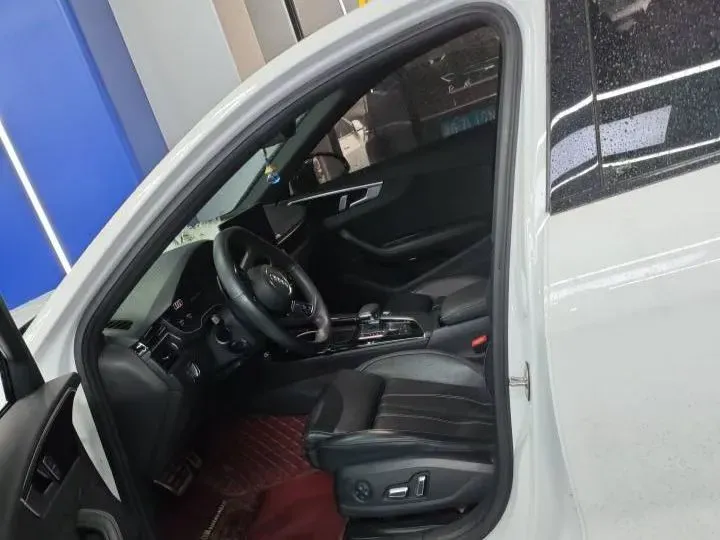 2024 Audi A4L 2.0T 190HP L4 7DCT,autocango,china used car exporter,china ev exporter,chinese used car exporter,chinese used ev exporter