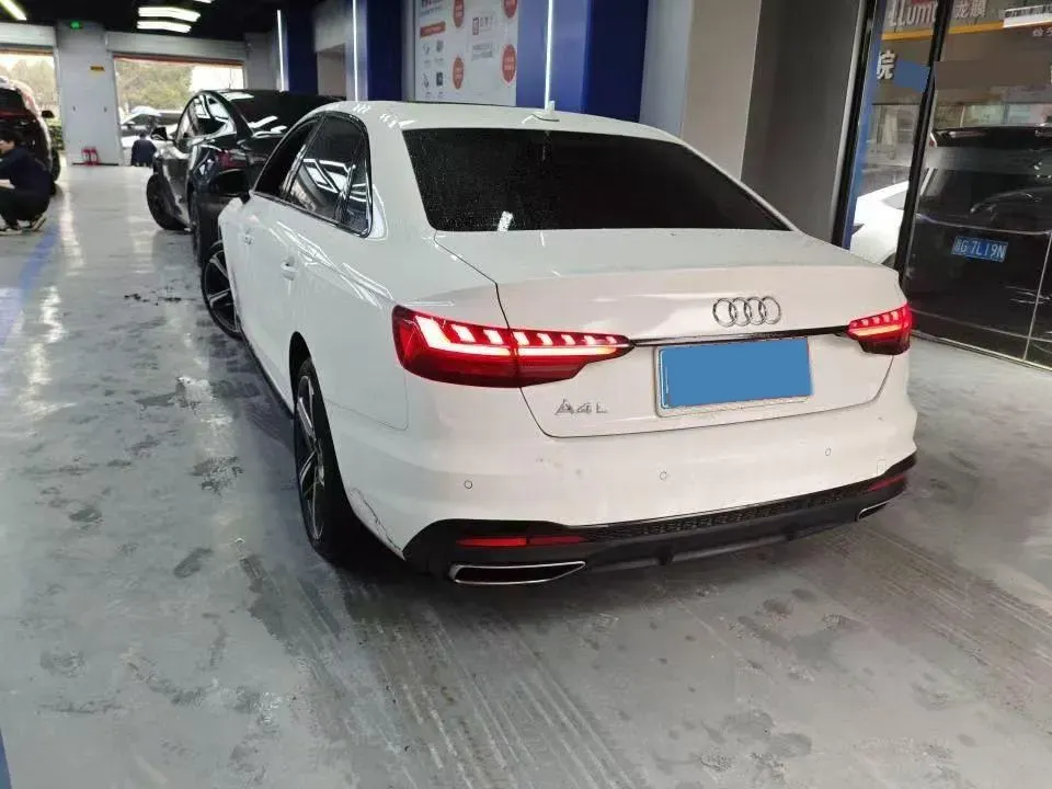 2024 Audi A4L 2.0T 190HP L4 7DCT,autocango,china used car exporter,china ev exporter,chinese used car exporter,chinese used ev exporter