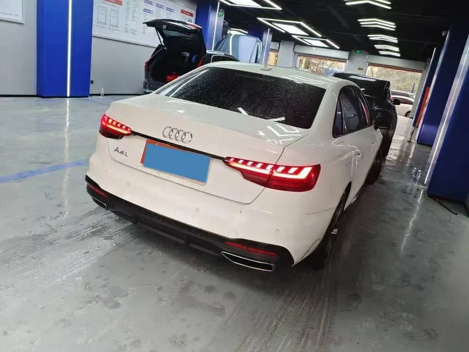 2024 Audi A4L 2.0T 190HP L4 7DCT,autocango,china used car exporter,china ev exporter,chinese used car exporter,chinese used ev exporter