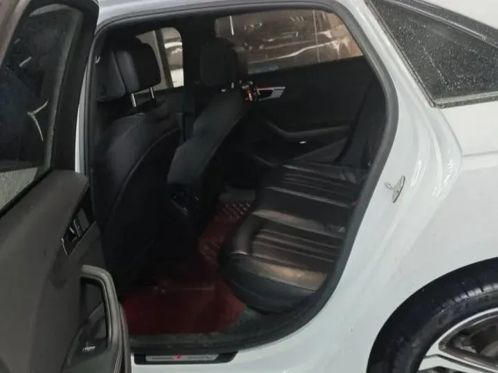 2024 Audi A4L 2.0T 190HP L4 7DCT,autocango,china used car exporter,china ev exporter,chinese used car exporter,chinese used ev exporter