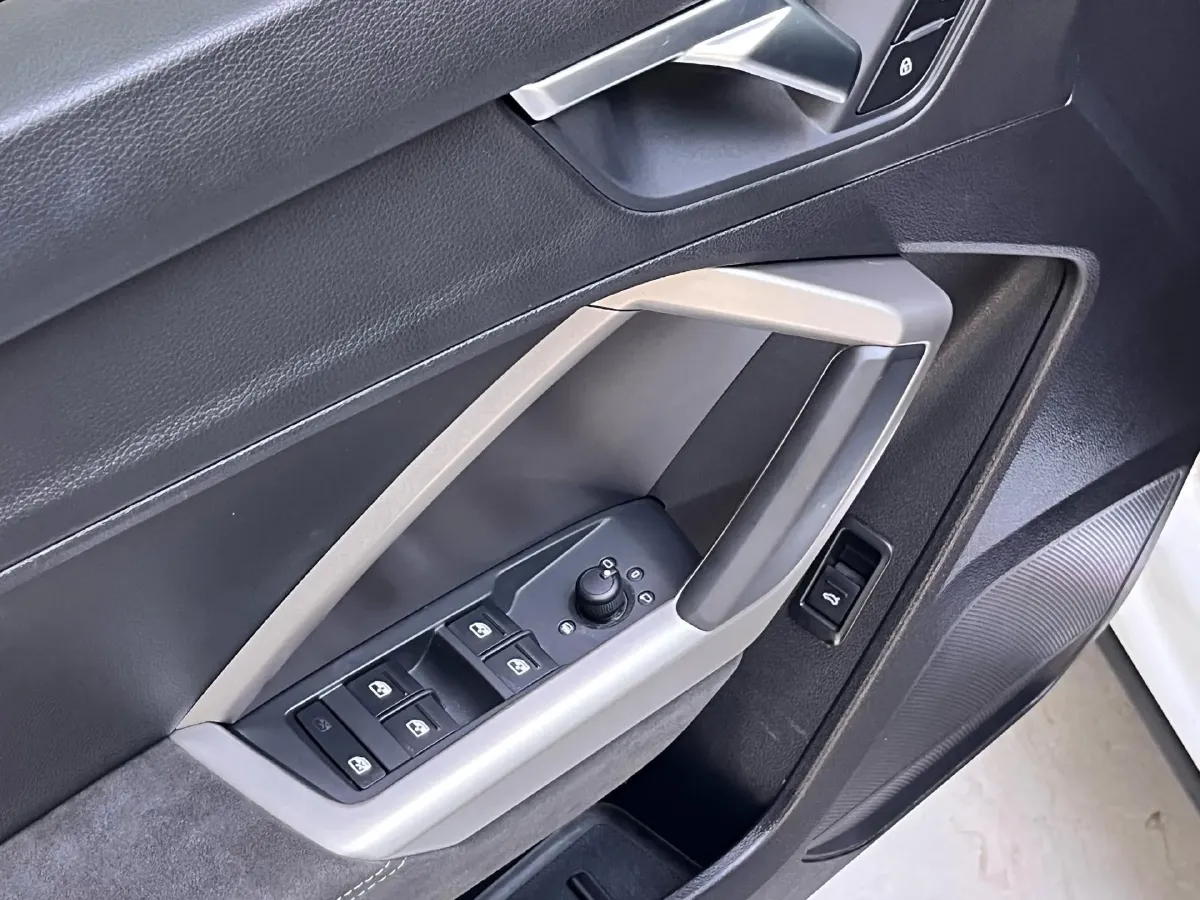 2022 Audi Q3 1.4T 150HP L4 7DCT,autocango,china used car exporter,china ev exporter,chinese used car exporter,chinese used ev exporter