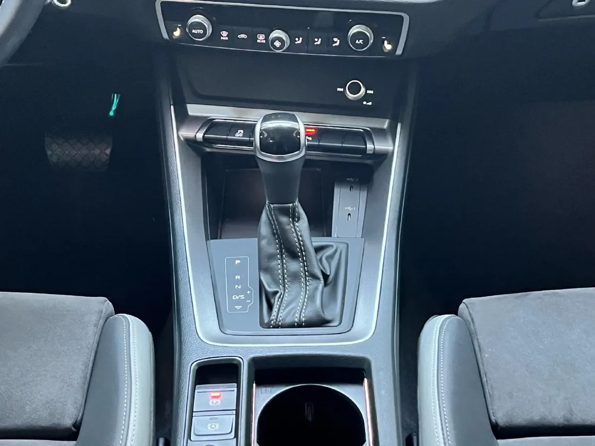 2022 Audi Q3 1.4T 150HP L4 7DCT,autocango,china used car exporter,china ev exporter,chinese used car exporter,chinese used ev exporter