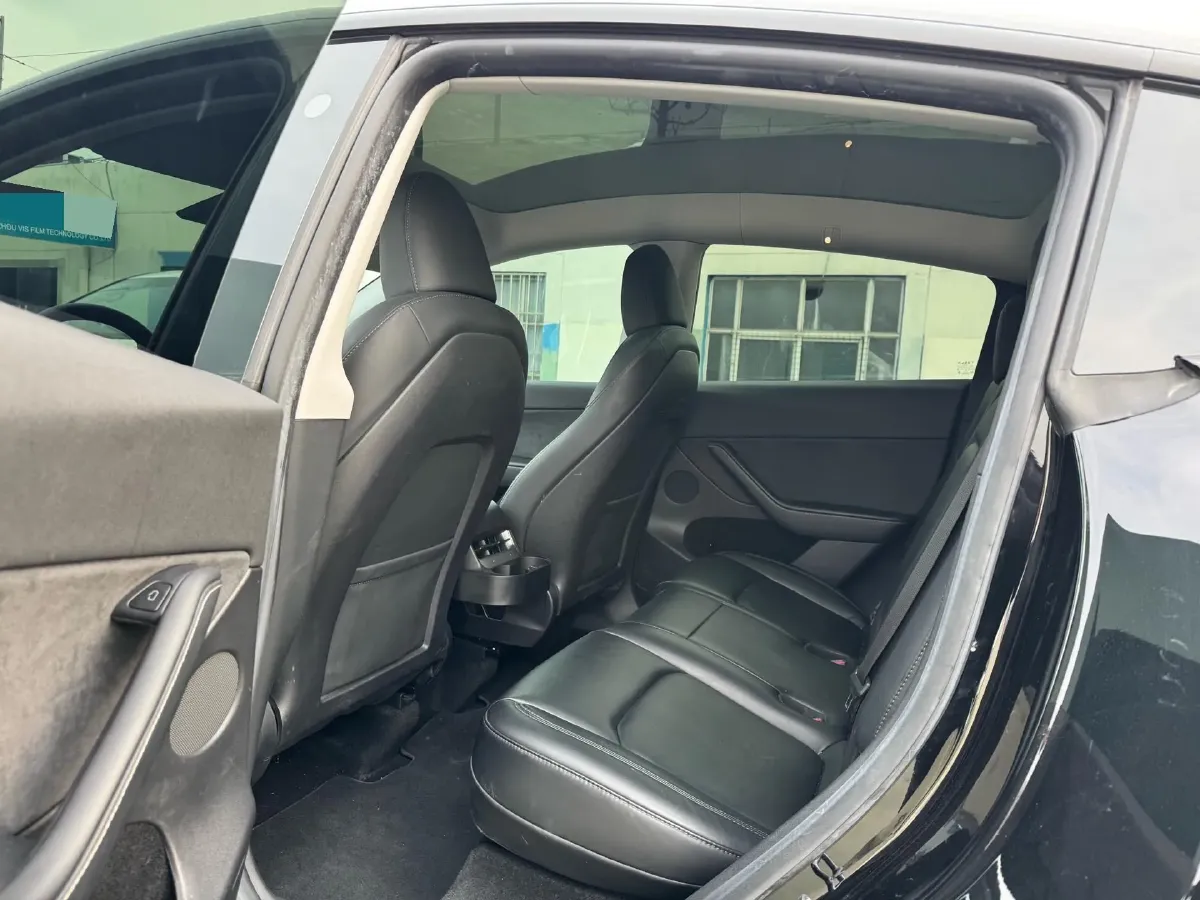 2022 Tesla Model Y BEV 60KWH,autocango,china used car exporter,china ev exporter,chinese used car exporter,chinese used ev exporter