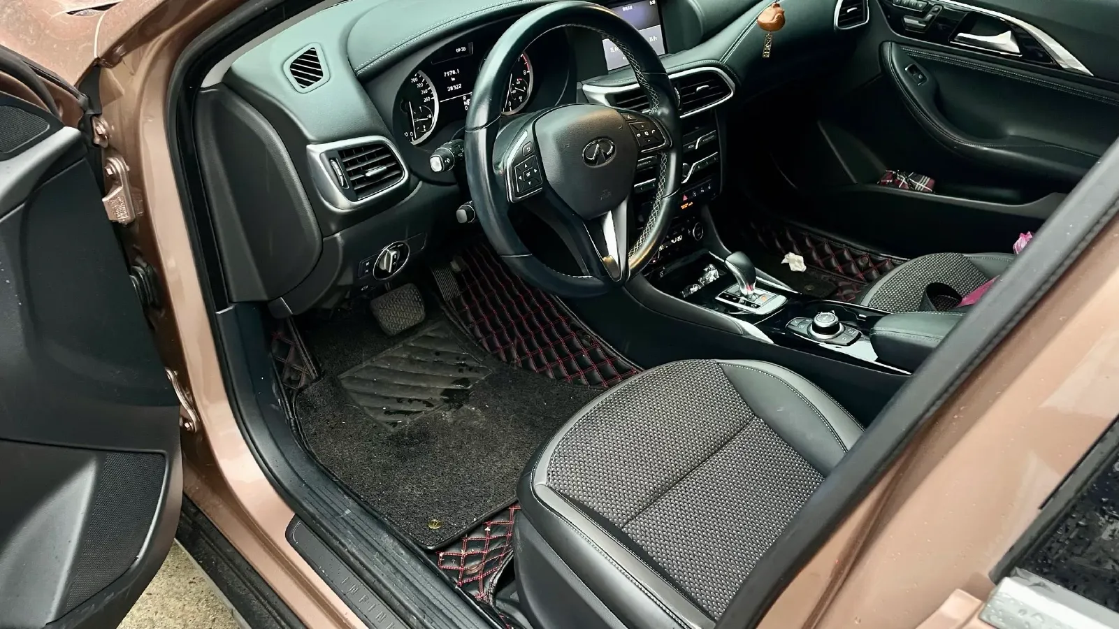 2018 BMW 1 Series 2.0T 184HP L4 8AT,autocango,china used car exporter,china ev exporter,chinese used car exporter,chinese used ev exporter