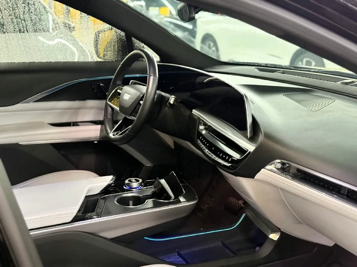 2024 Cadillac IQ Lyriq BEV 68.4KWH,autocango,china used car exporter,china ev exporter,chinese used car exporter,chinese used ev exporter