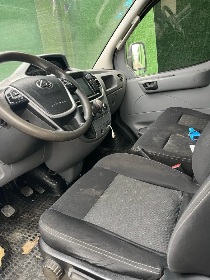 2020 MAXUS XinTu V80 2.5T 136HP L4 6MT,autocango,china used car exporter,china ev exporter,chinese used car exporter,chinese used ev exporter