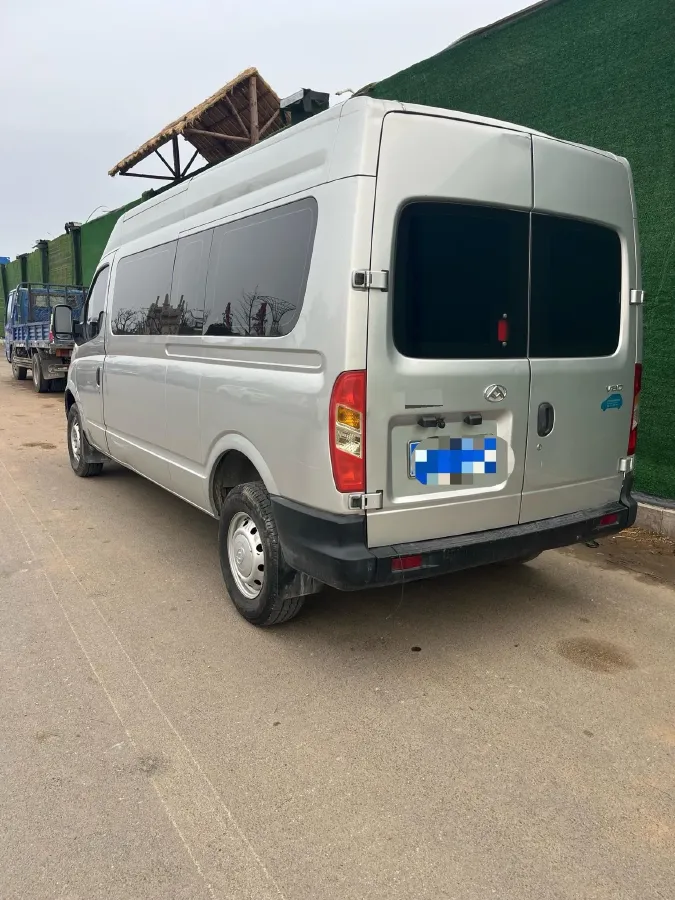 2020 MAXUS XinTu V80 2.5T 136HP L4 6MT,autocango,china used car exporter,china ev exporter,chinese used car exporter,chinese used ev exporter