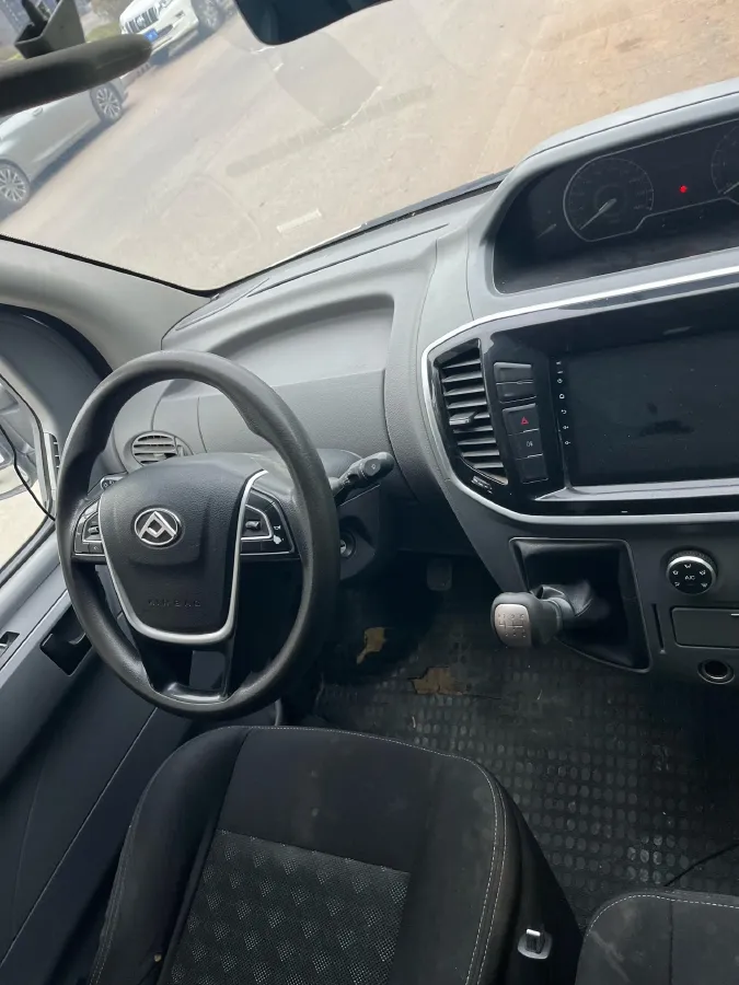 2020 MAXUS XinTu V80 2.5T 136HP L4 6MT,autocango,china used car exporter,china ev exporter,chinese used car exporter,chinese used ev exporter