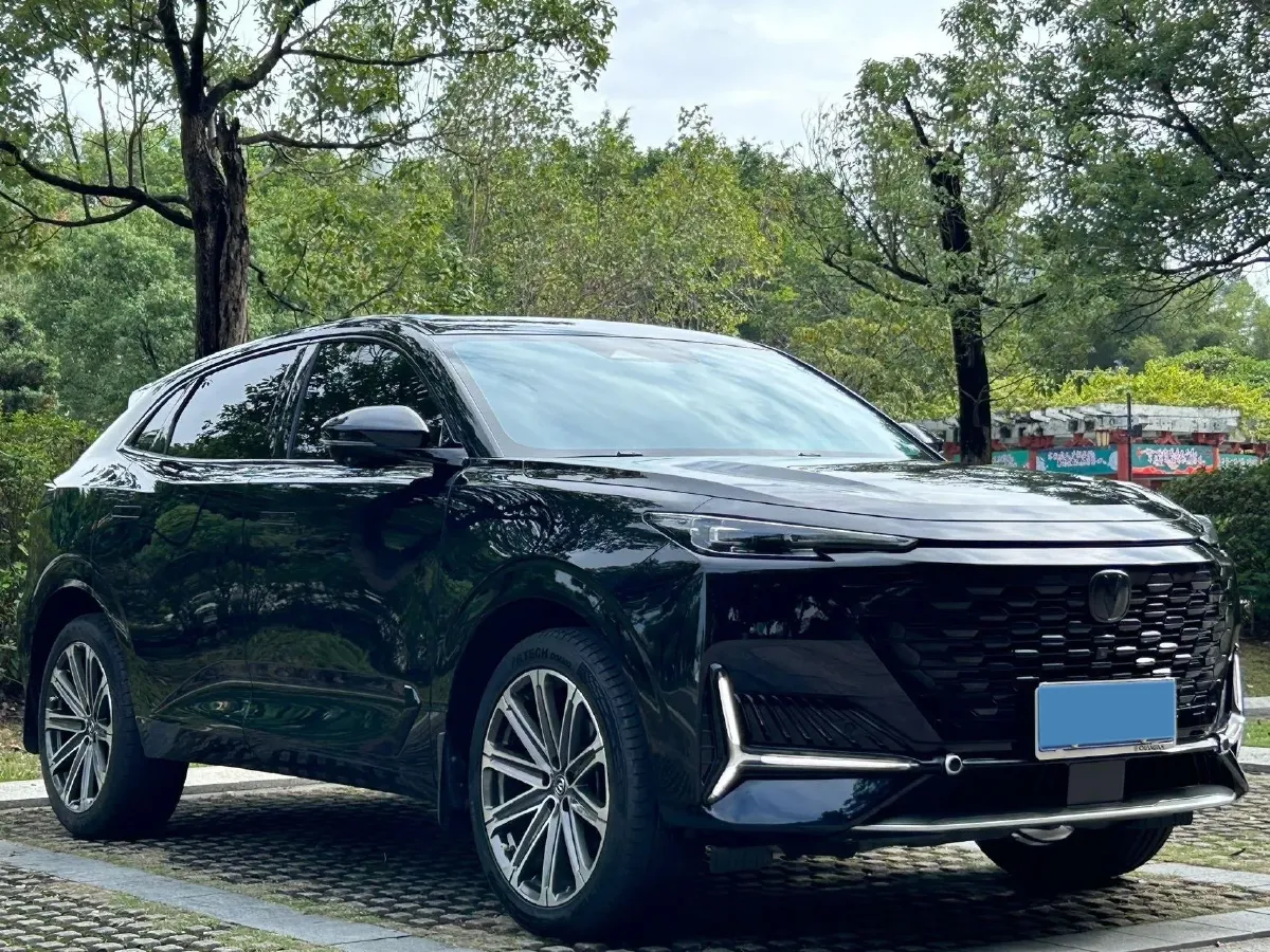 2021 ChangAn UNI-K 2.0T 233HP L4 8AT,autocango,china used car exporter,china ev exporter,chinese used car exporter,chinese used ev exporter