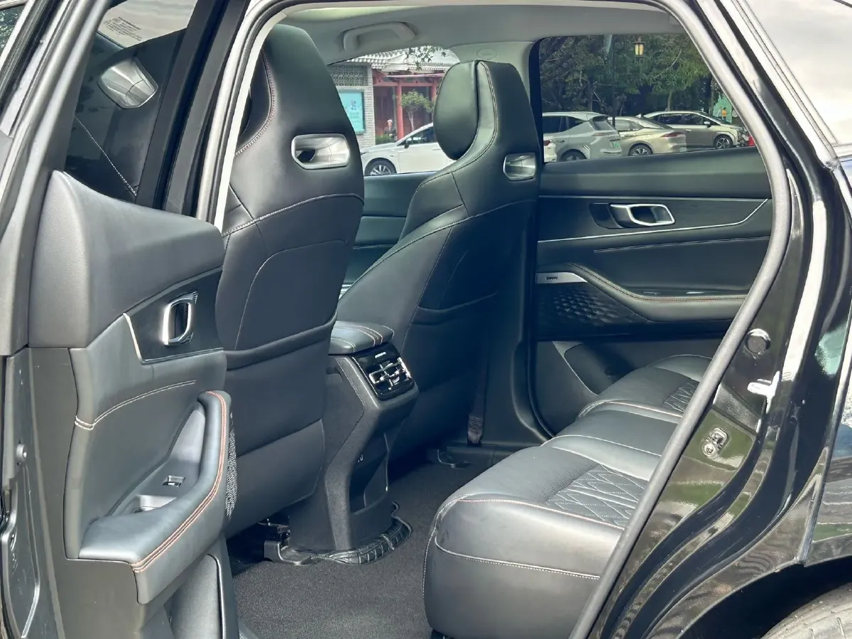 2021 ChangAn UNI-K 2.0T 233HP L4 8AT,autocango,china used car exporter,china ev exporter,chinese used car exporter,chinese used ev exporter