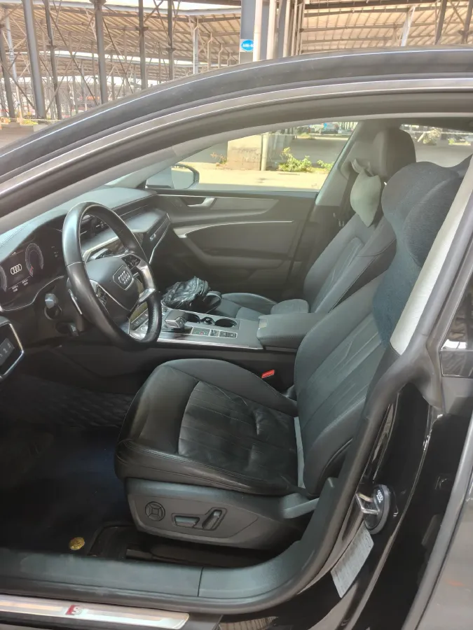 2020 Audi A7 2.0T 190HP L4 7DCT,autocango,china used car exporter,china ev exporter,chinese used car exporter,chinese used ev exporter