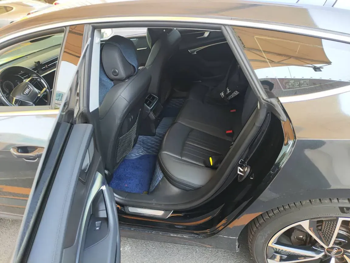 2020 Audi A7 2.0T 190HP L4 7DCT,autocango,china used car exporter,china ev exporter,chinese used car exporter,chinese used ev exporter