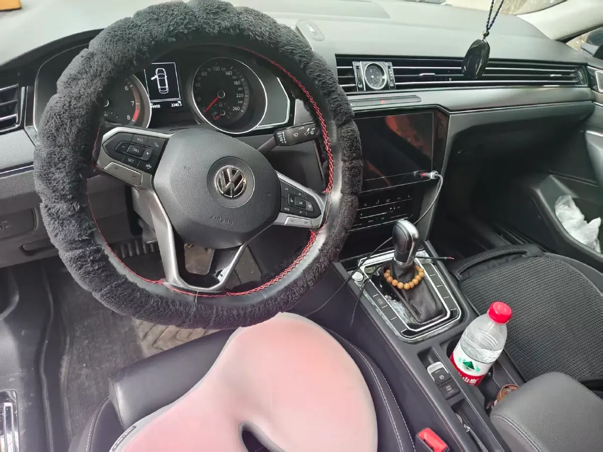 2020 Volkswagen Magotan 2.0T 186HP L4 7DCT,autocango,china used car exporter,china ev exporter,chinese used car exporter,chinese used ev exporter