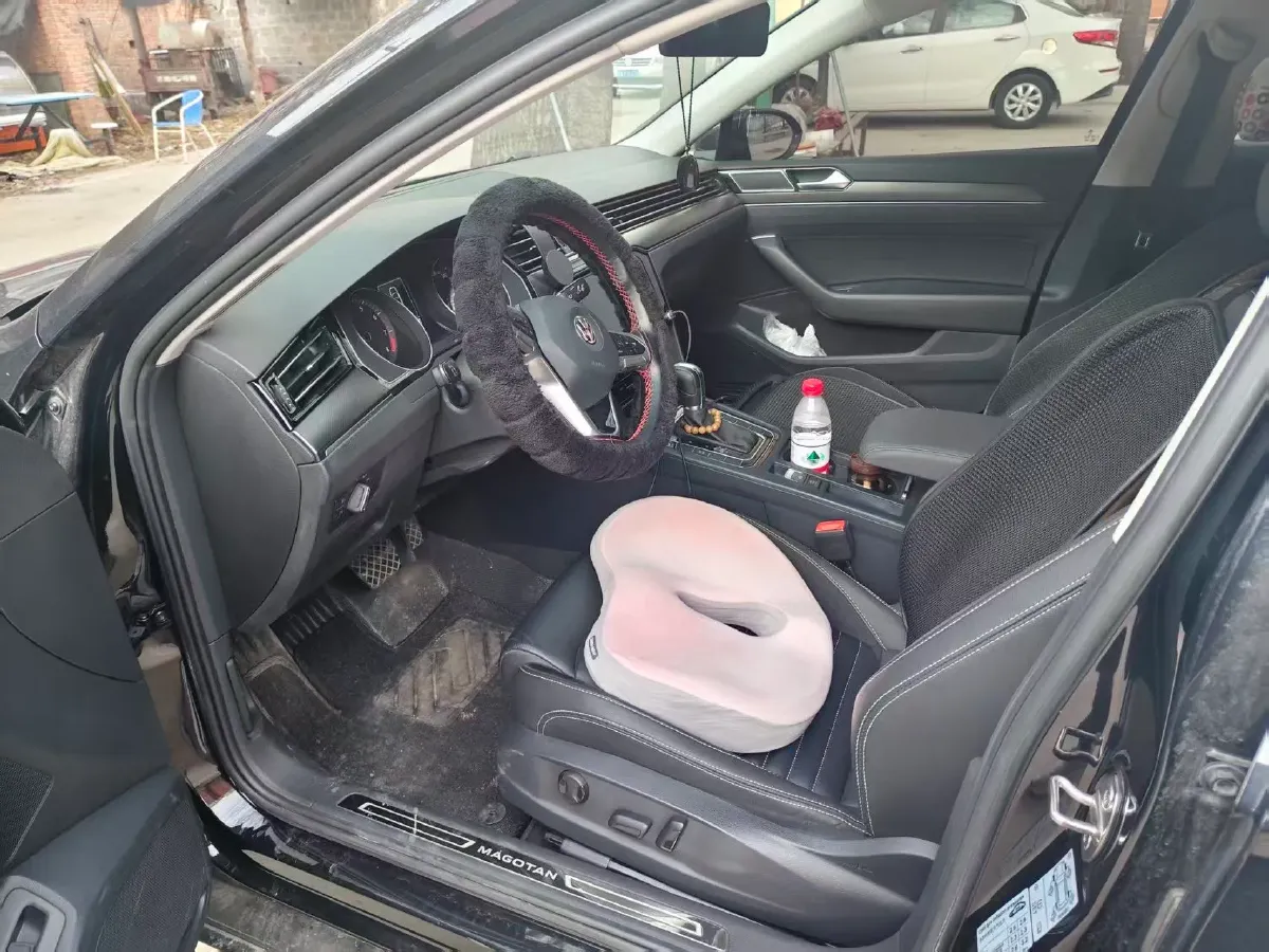 2020 Volkswagen Magotan 2.0T 186HP L4 7DCT,autocango,china used car exporter,china ev exporter,chinese used car exporter,chinese used ev exporter