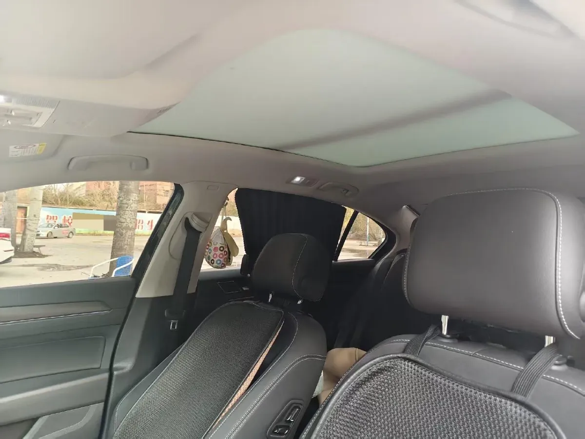 2020 Volkswagen Magotan 2.0T 186HP L4 7DCT,autocango,china used car exporter,china ev exporter,chinese used car exporter,chinese used ev exporter