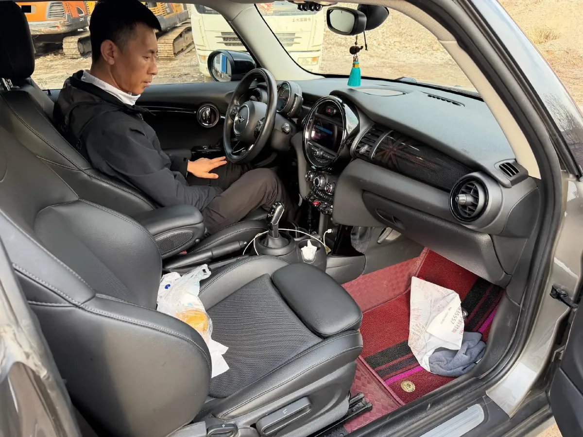 2021 MINI MINI 1.5T 136HP L3 7DCT,autocango,china used car exporter,china ev exporter,chinese used car exporter,chinese used ev exporter