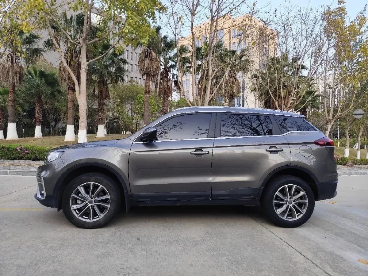 2020 Roewe i6 1.5T 169HP L4 7DCT,autocango,china used car exporter,china ev exporter,chinese used car exporter,chinese used ev exporter