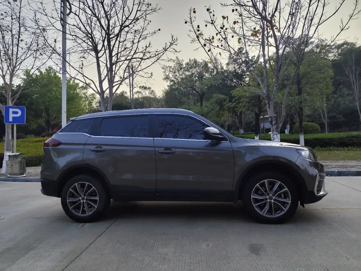 2020 Roewe i6 1.5T 169HP L4 7DCT,autocango,china used car exporter,china ev exporter,chinese used car exporter,chinese used ev exporter