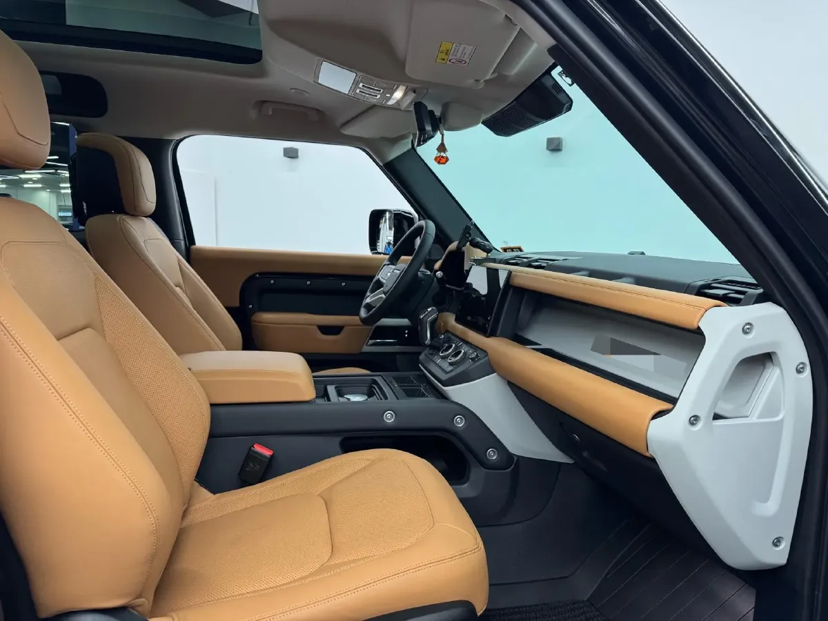 2024 Land Rover Defender 3.0T 400HP L6 8AT,autocango,china used car exporter,china ev exporter,chinese used car exporter,chinese used ev exporter