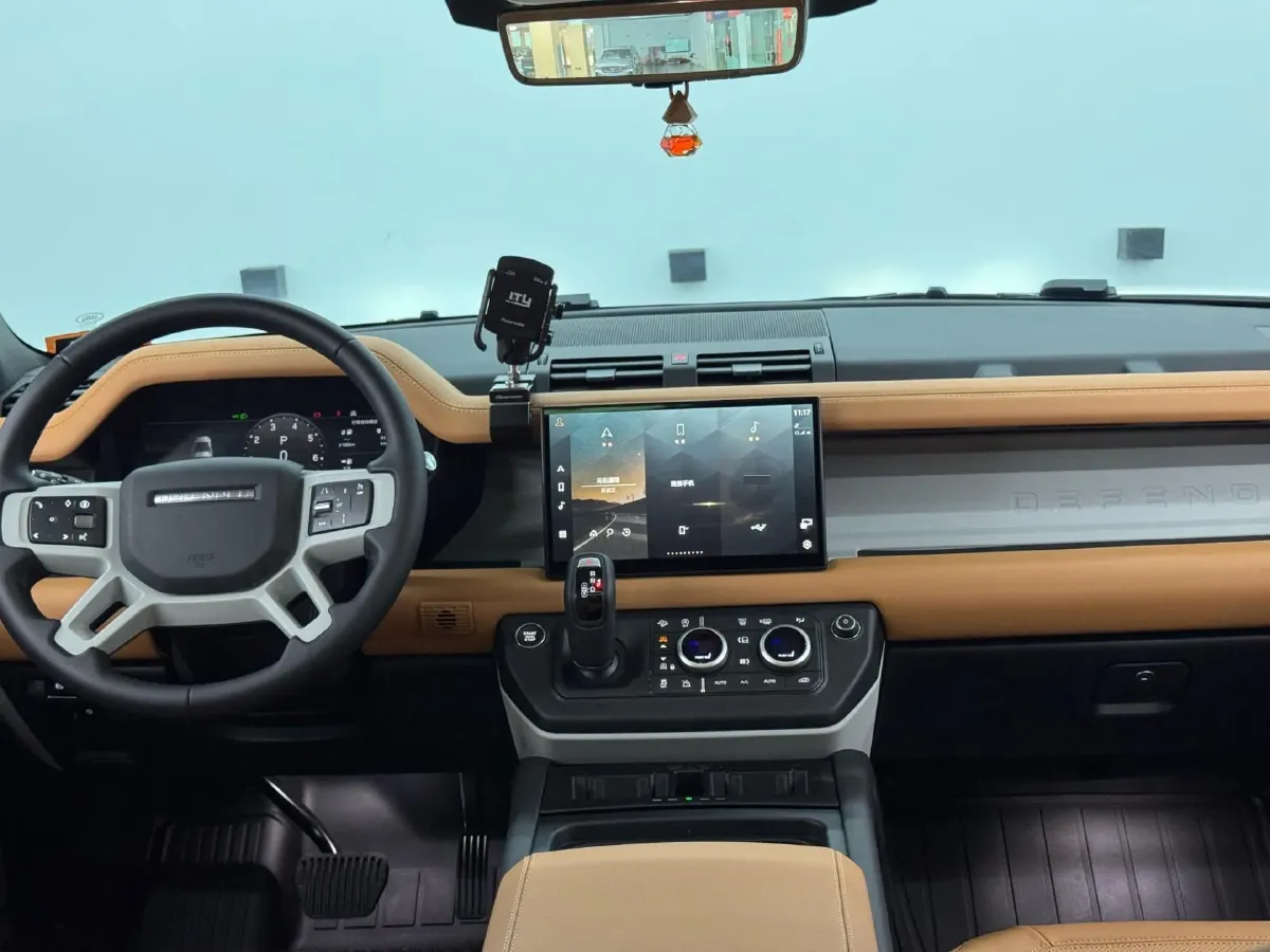 2024 Land Rover Defender 3.0T 400HP L6 8AT,autocango,china used car exporter,china ev exporter,chinese used car exporter,chinese used ev exporter