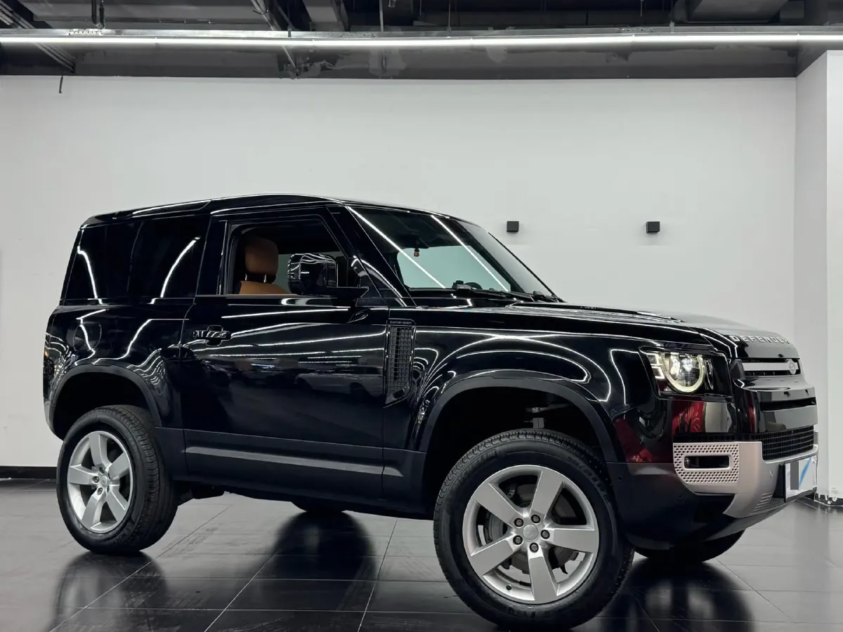 2024 Land Rover Defender 3.0T 400HP L6 8AT,autocango,china used car exporter,china ev exporter,chinese used car exporter,chinese used ev exporter